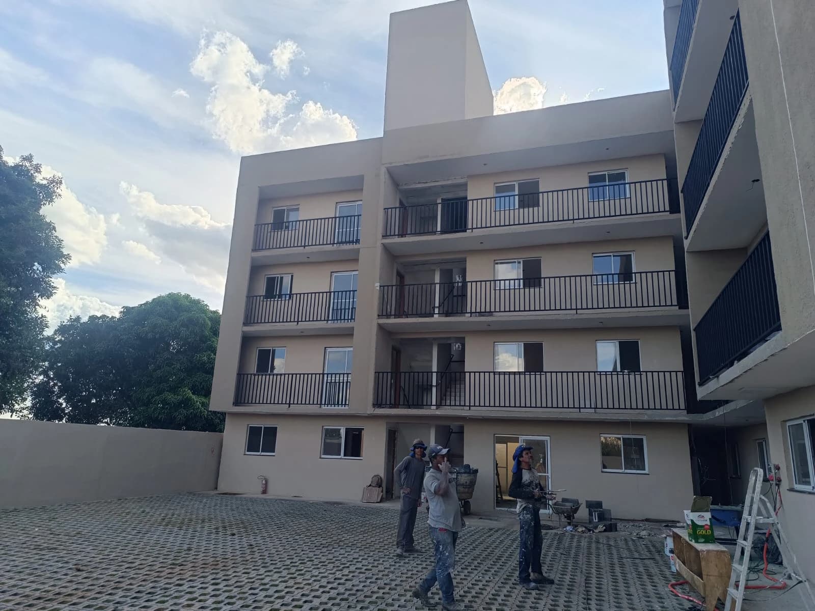 APARTAMENTOS MANSSÕES ODISSEIA TEMAZEC